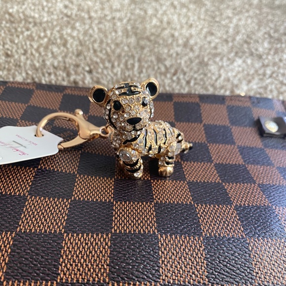 Rhinestone tiger cub keychain purse charm - Picture 3 of 3
